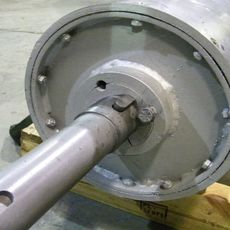 Magnetic head pulley installed on a conveyor