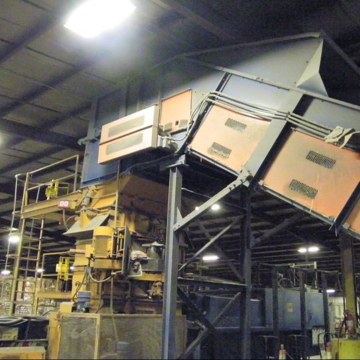 Heavy-duty roller chain baler feed conveyor, side view